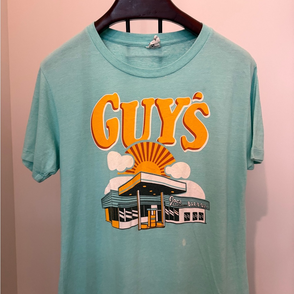 Guy's Retro Graphic Tee in Light Blue